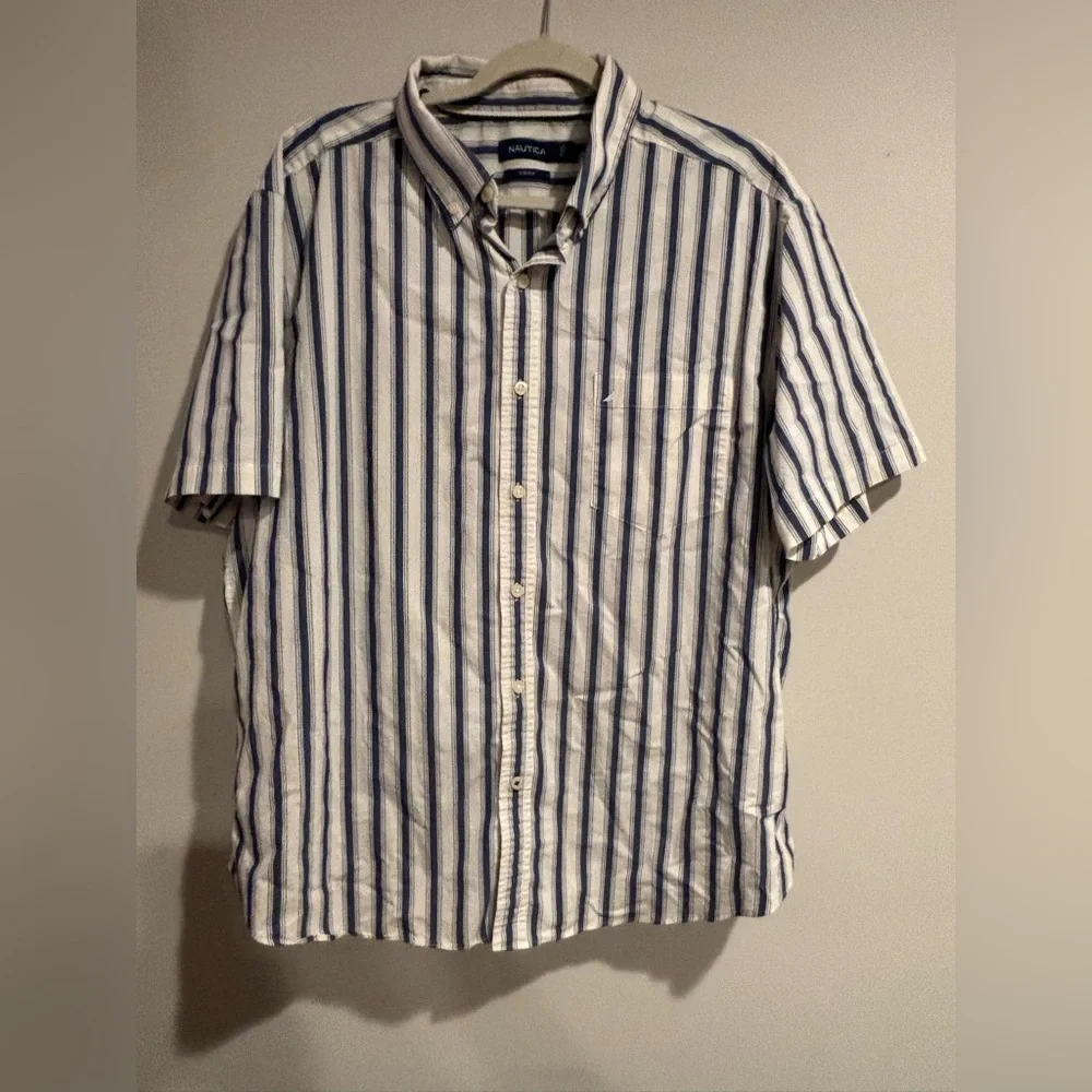 Nautica Men's vertical Navy‎ and White Striped Button Down Shirt